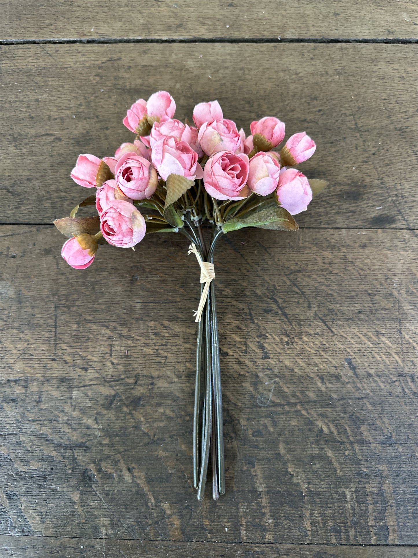 10.5 Inch Pink Mini Ranunculus Bud Bundle (5 Stem)