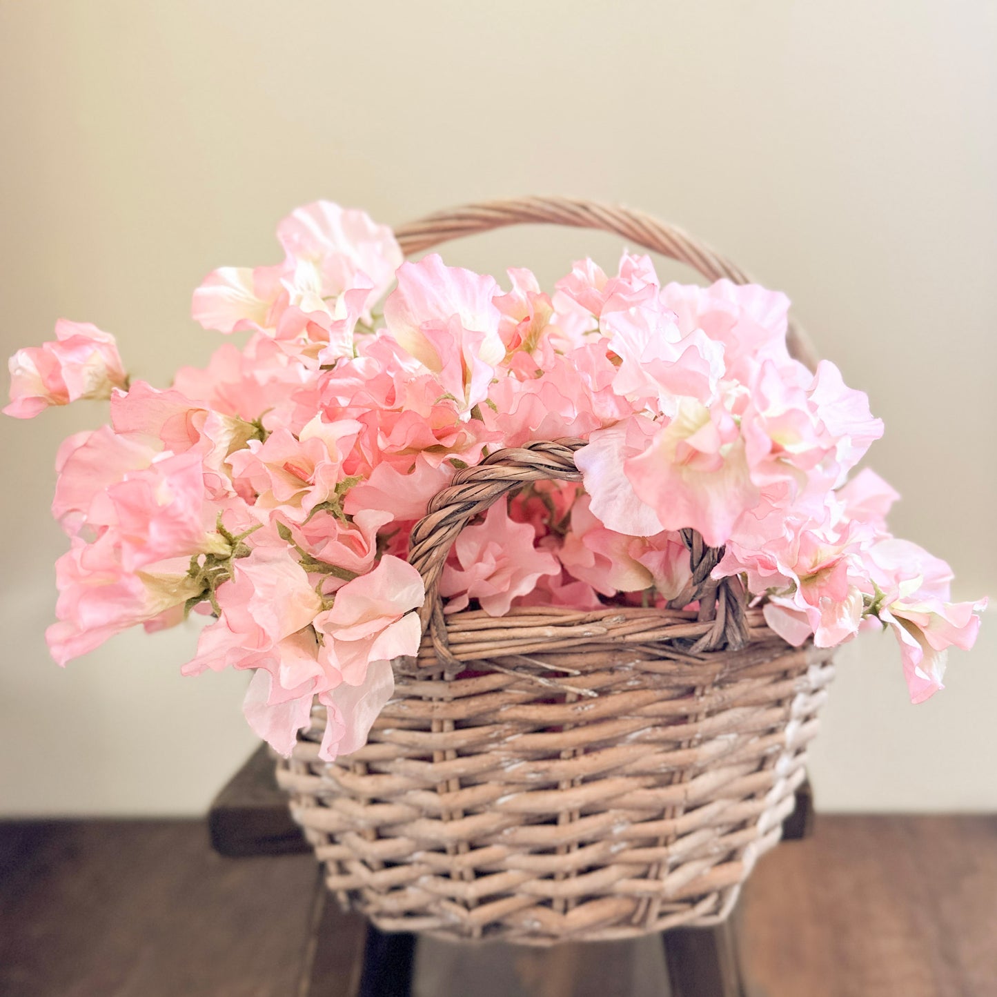 22" Pink Sweat Pea Spray