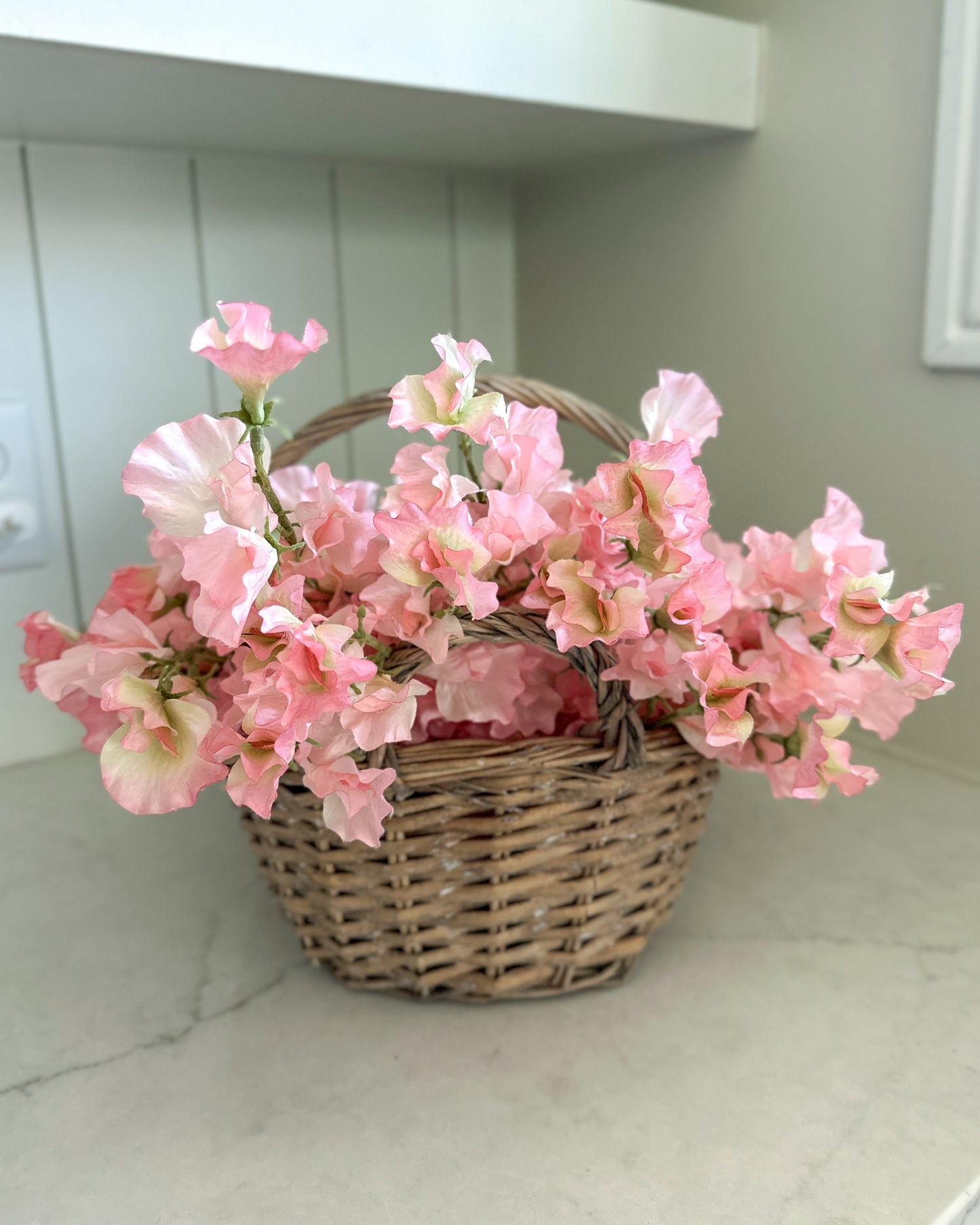 22" Pink Sweat Pea Spray