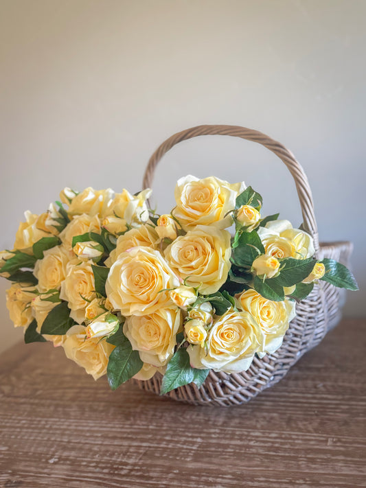 20" Light Yellow Dutch Garden Rose