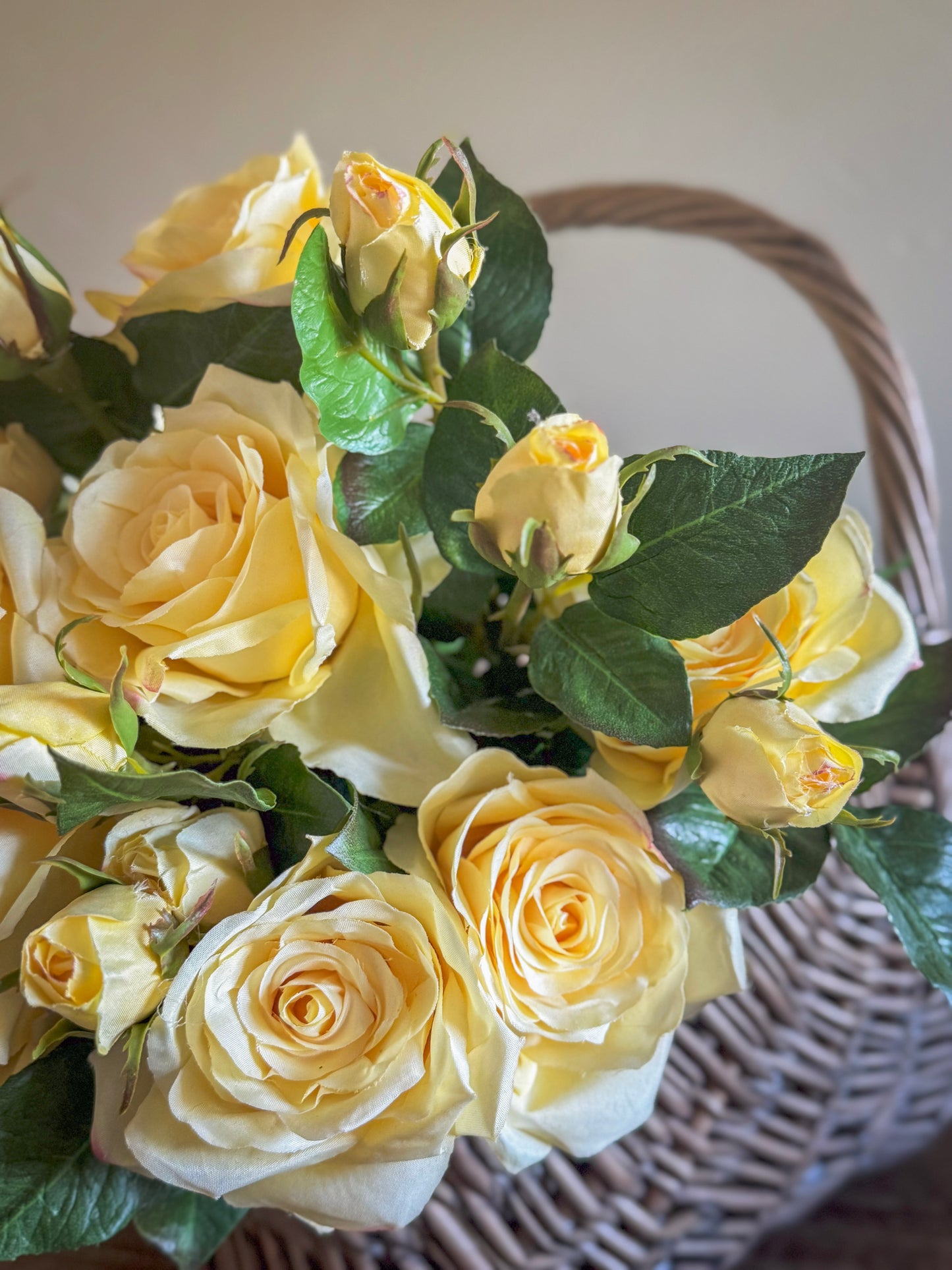 20" Light Yellow Dutch Garden Rose