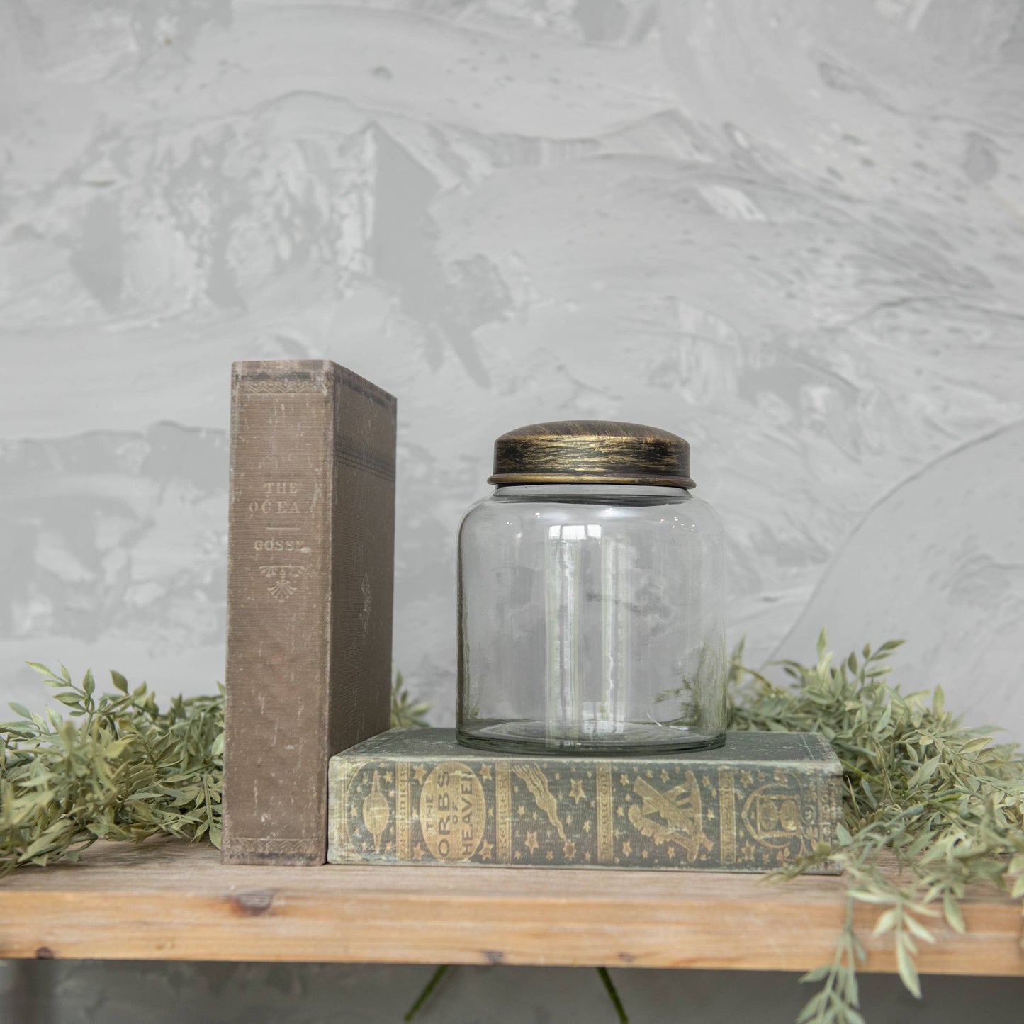 5.5" CLEAR GLASS JAR W/ GOLD LID