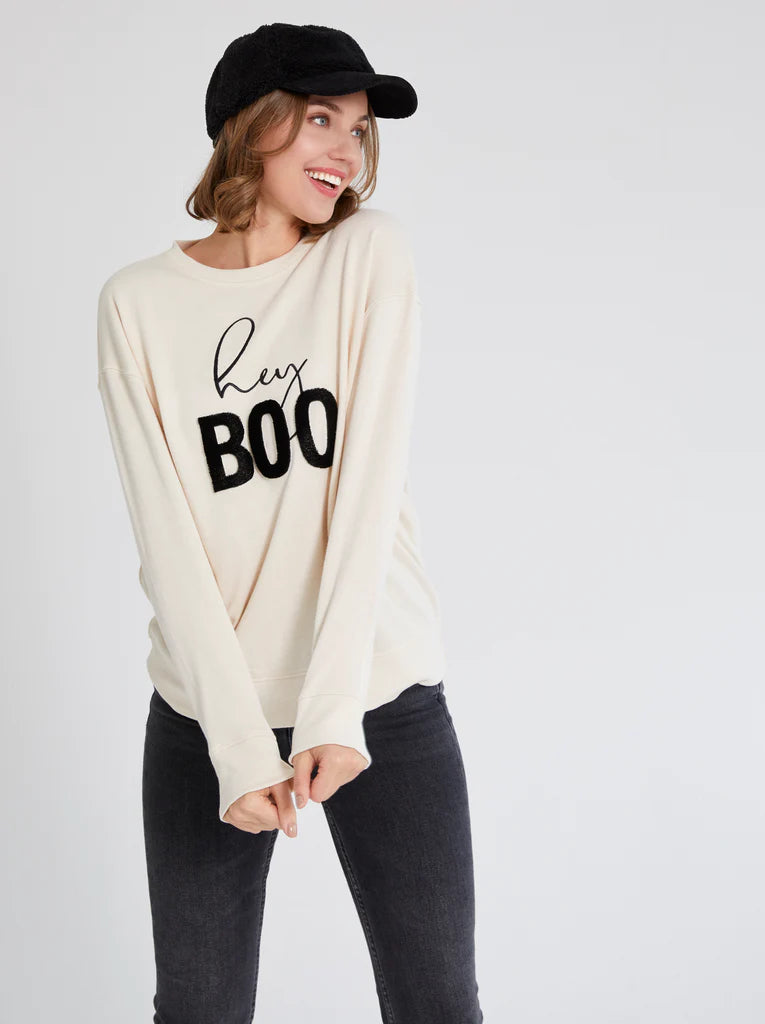 "HEY BOO" SWEATSHIRT, PUTTY