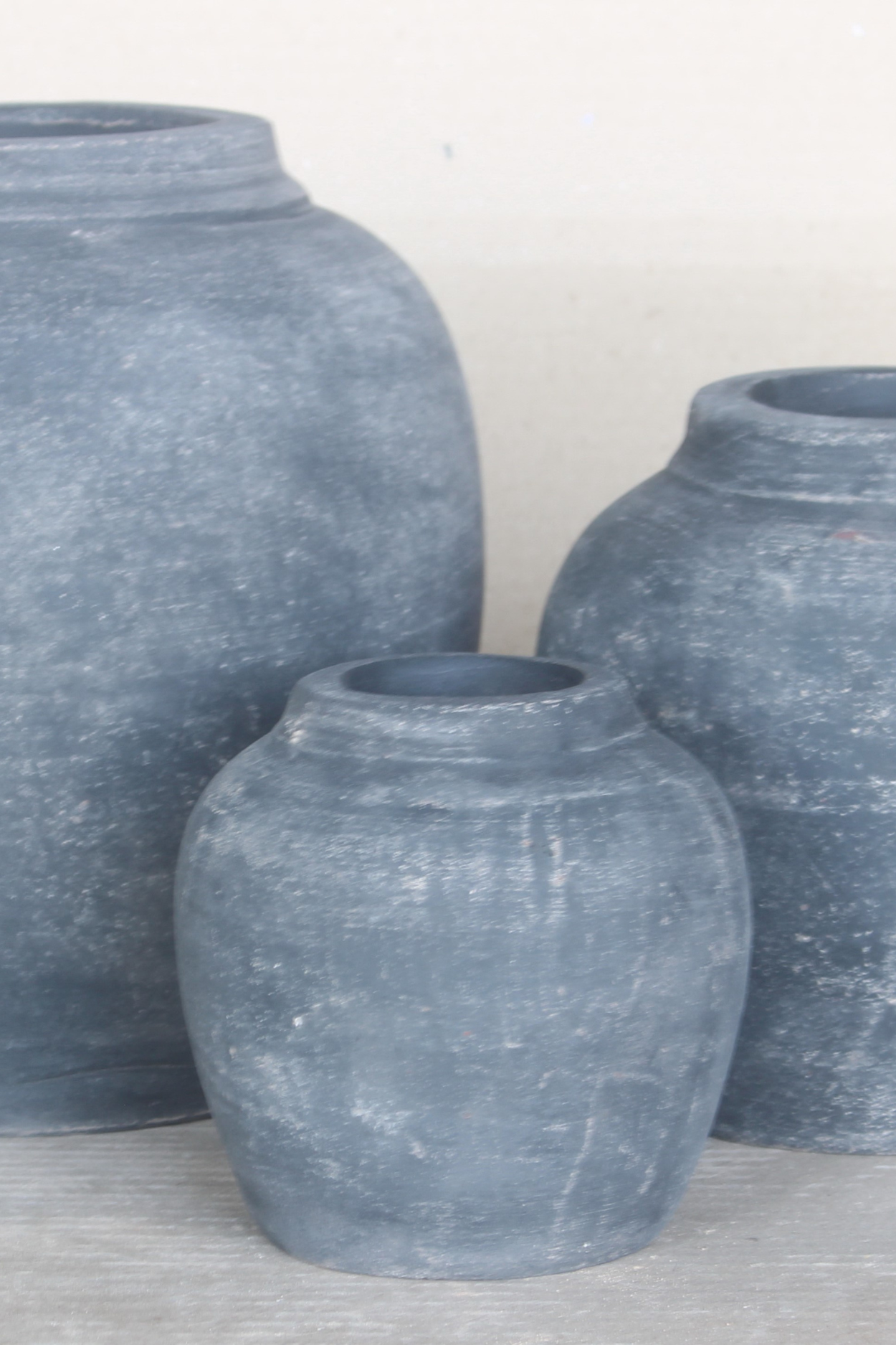 Leon Black Wash Round Vase Small