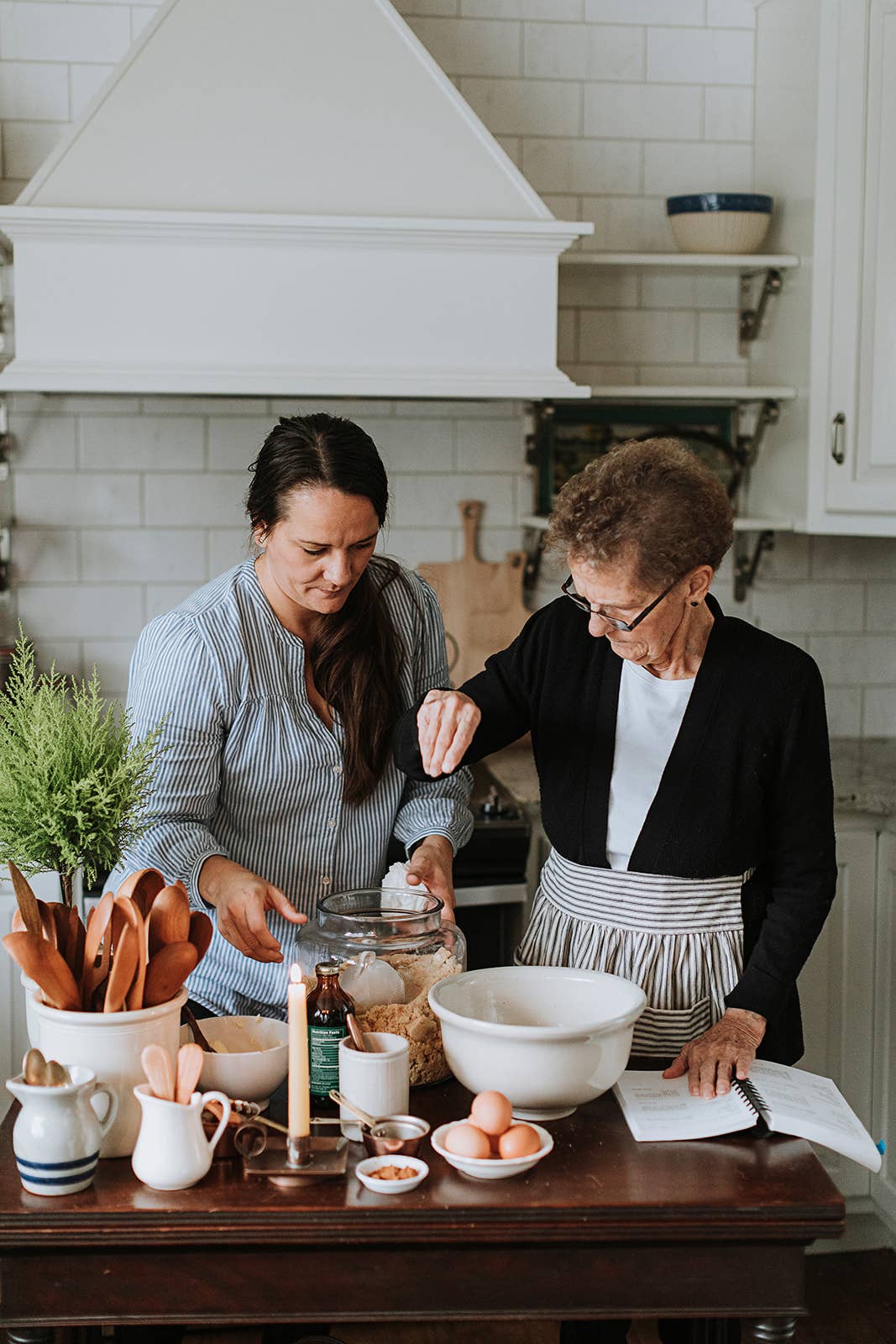 The Stoneware Ceramic Mixing Bowl