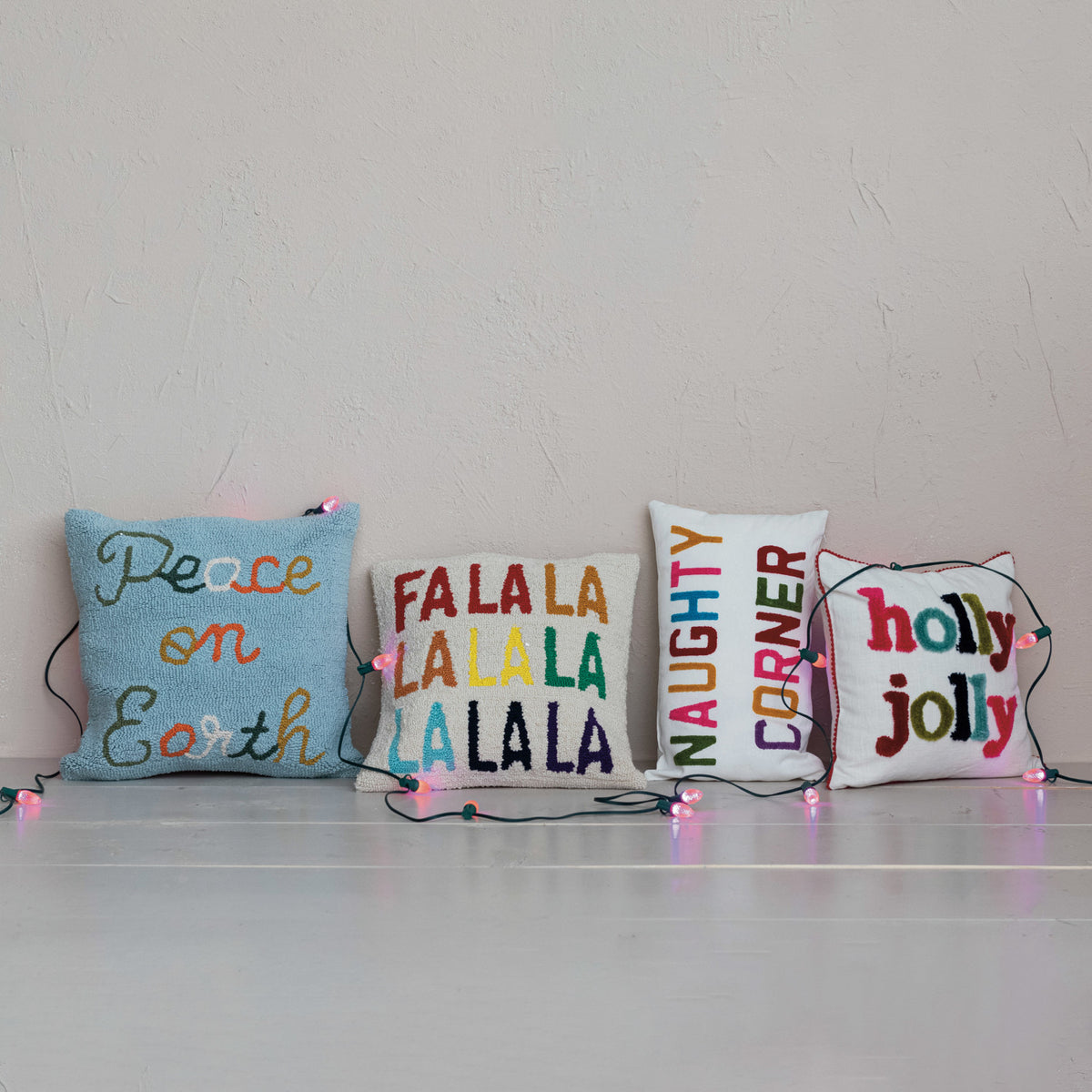 Holly_Jolly_Pillow