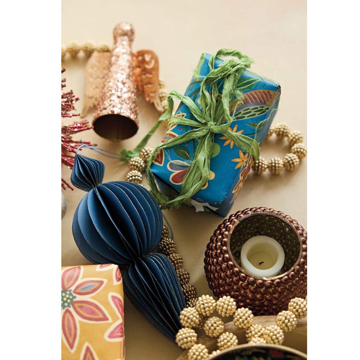 Honeycomb_Finial_Ornament_Blue