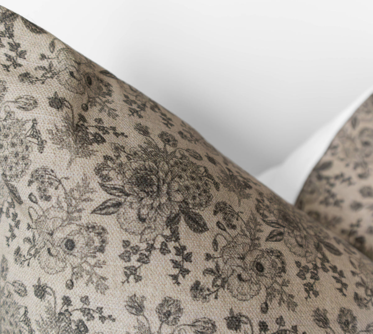 Neutral_ Floral_Pillow_Cover