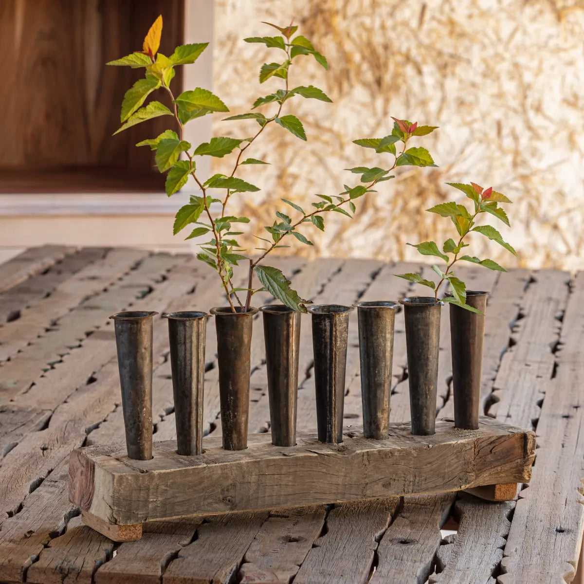 FLOWER CENTERPIECE OF PRIMITIVE WOOD AND TIN