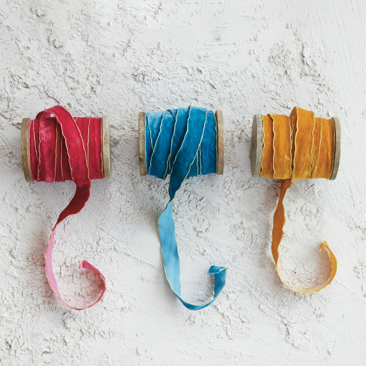 Ribbon_On_Wood_Spool