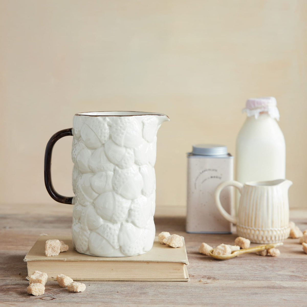Stoneware_Acorn_Shaped_Creamer
