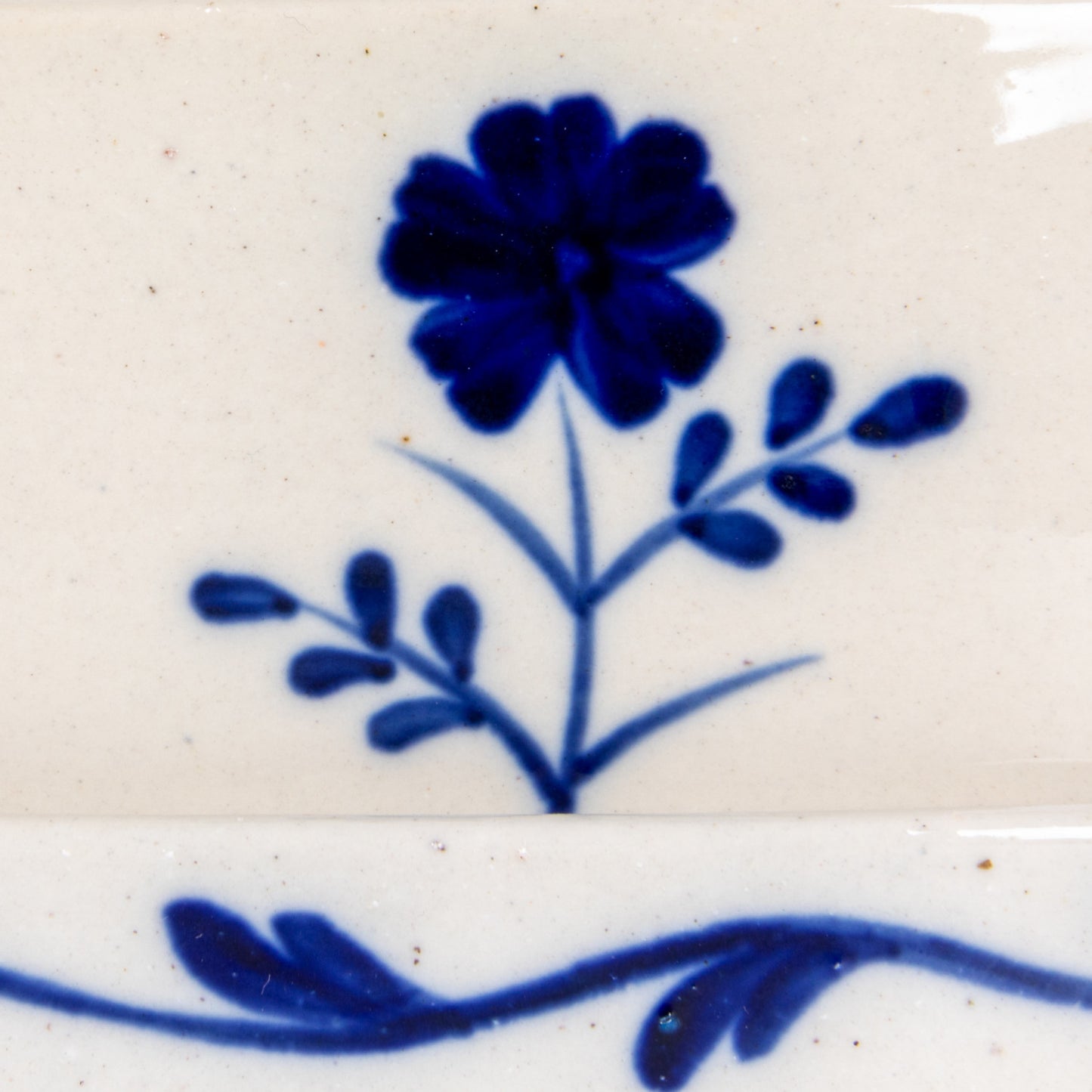 Stoneware_Butter_Dish_with_Flower