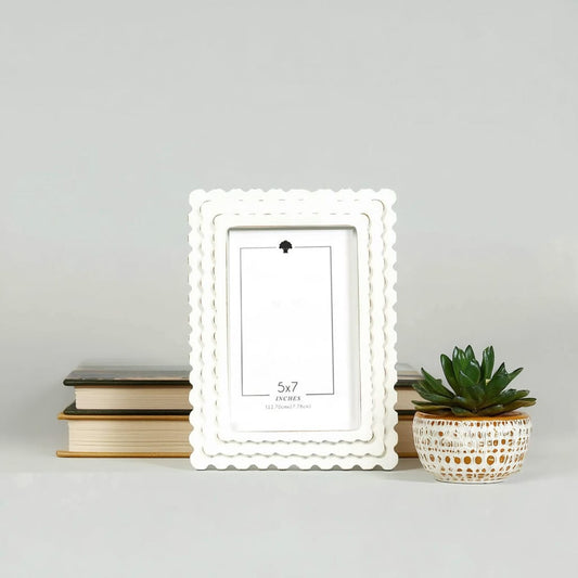 White Wood Scalloped Photo Frame - 2 Sizes