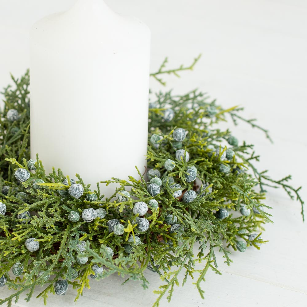 SEEDING JUNIPER WREATH 4.5"