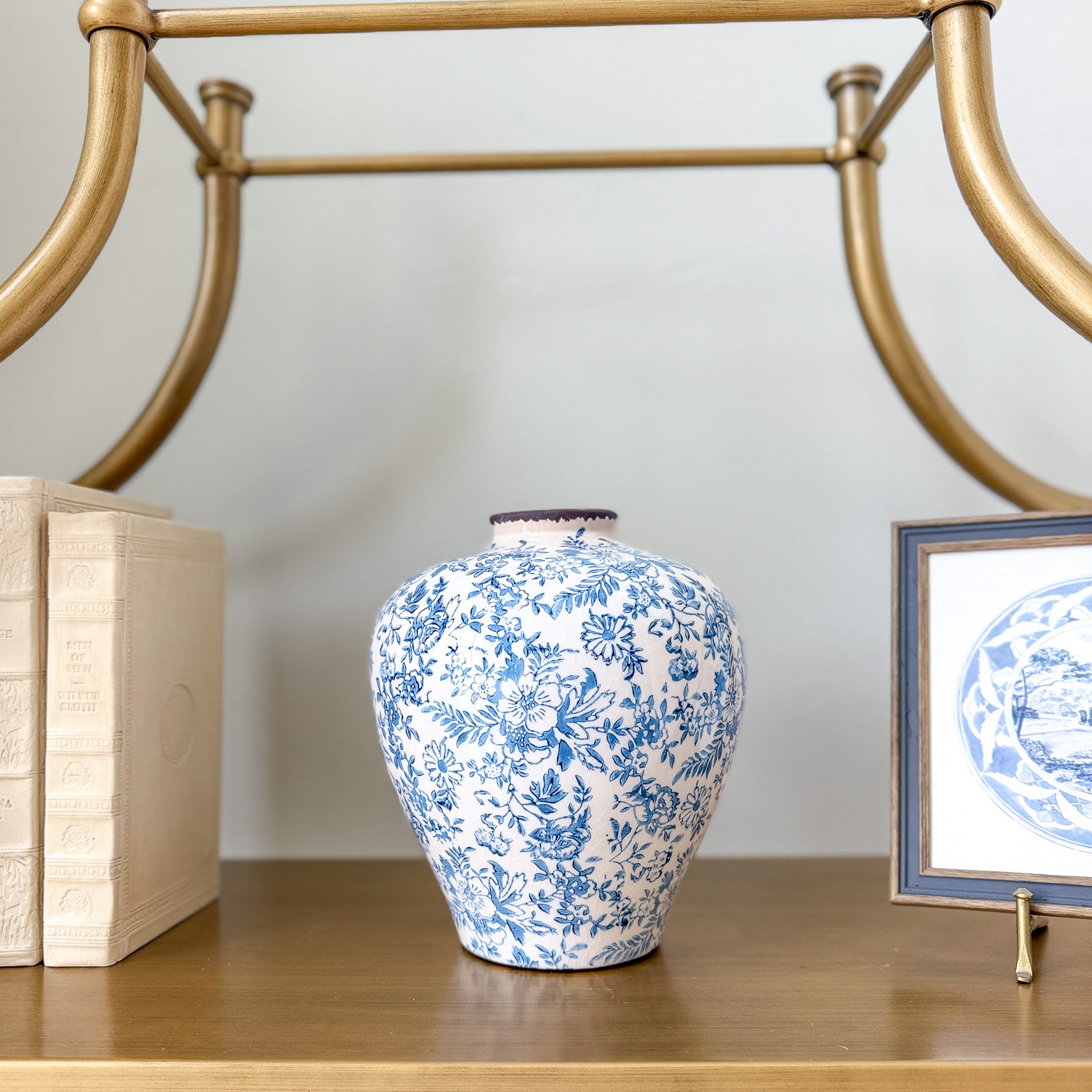 9 inch Blue and white floral-patterned vase 