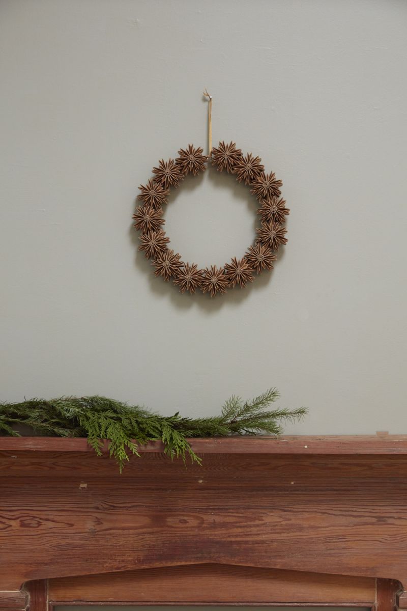 CHORUS WREATH - Shown as beautiful wall display above home mantel.