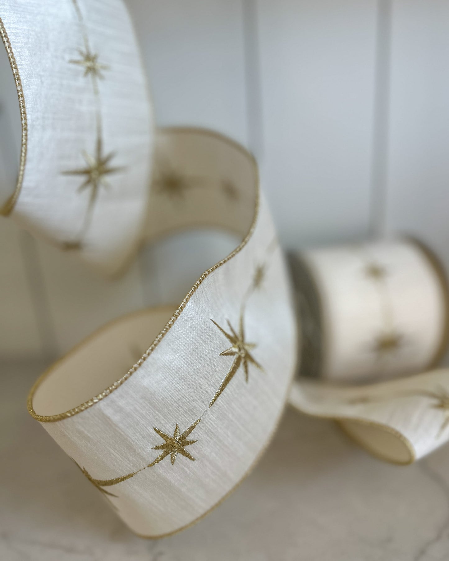 Cream & Gold Star Wired Ribbon 4" x 10yd - Gift Wrapping & Holiday Decor