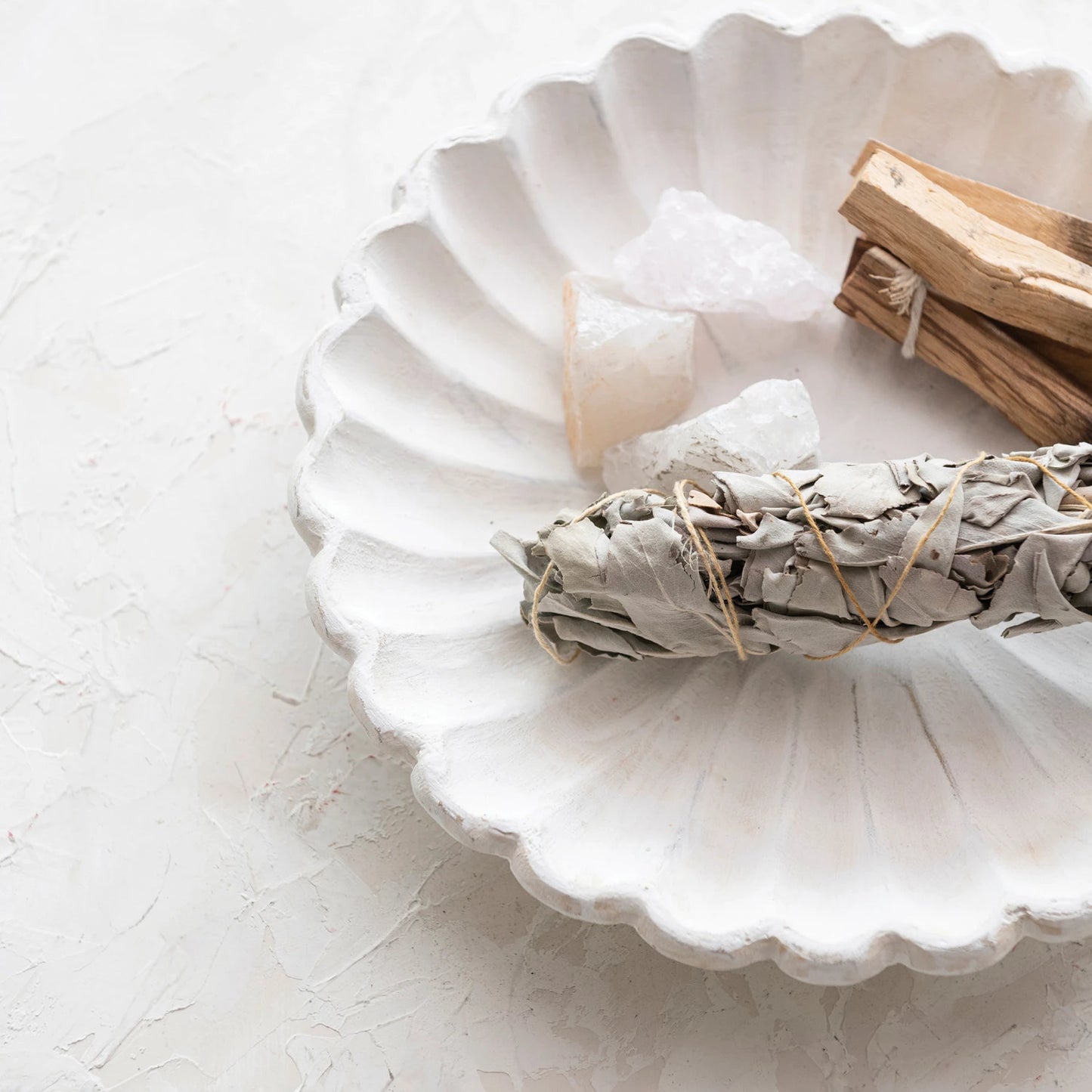 Decorative Mango Wood Scalloped Dish, Antique White