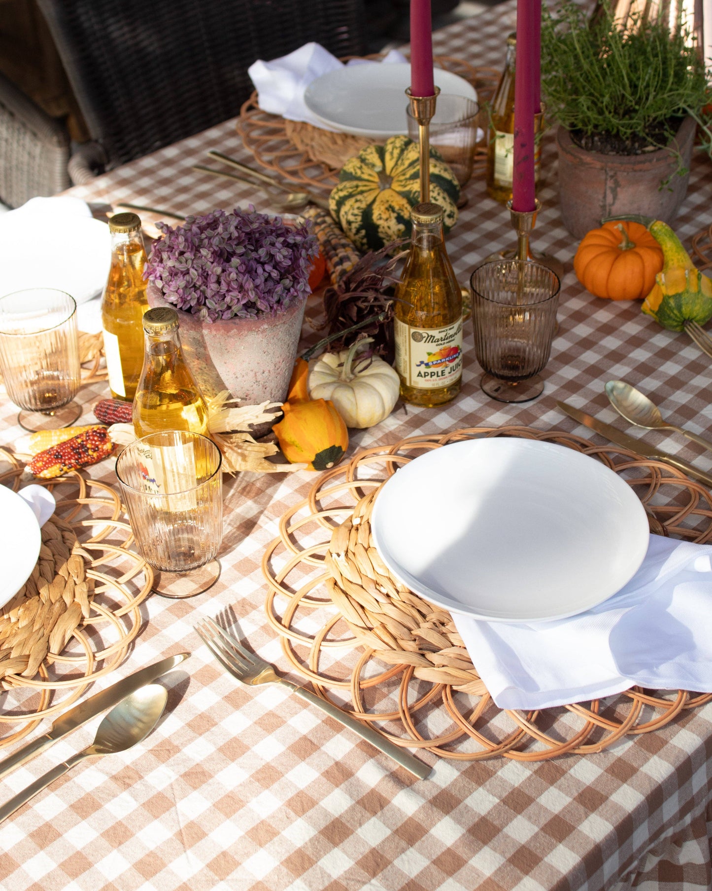 Hazelnut Ruffled Gingham Tablecloth – Round & Rectangle