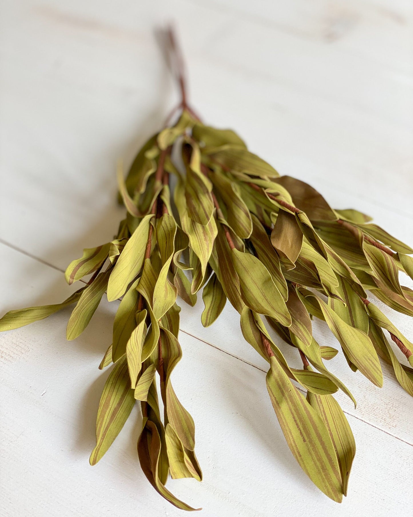 21" Brown & Green Leaf Spray Stem