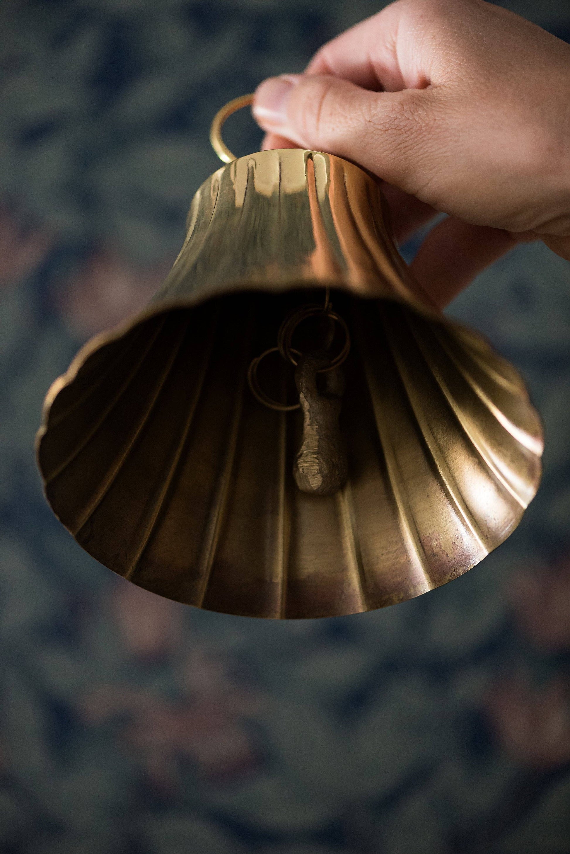 Scalloped_Brass_Bell