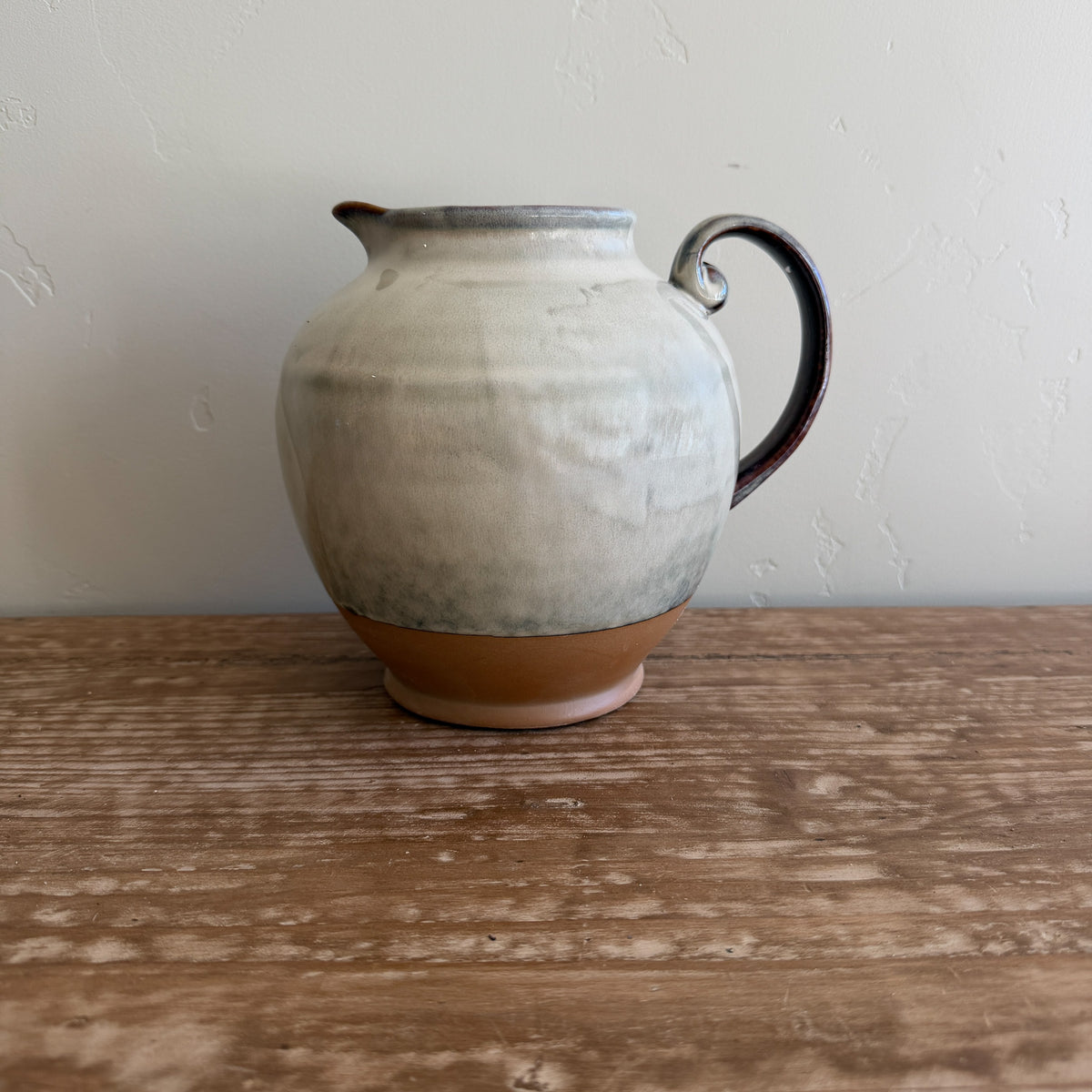 Reactive Glaze Stoneware Pitcher – 72 oz. Beige Ceramic Pitcher