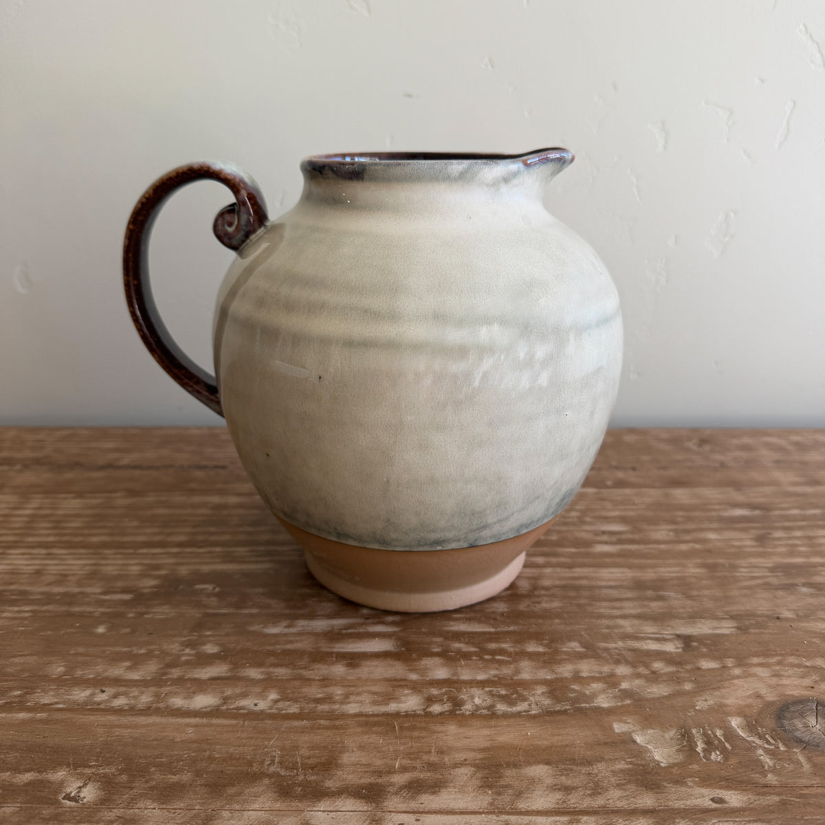 Reactive Glaze Stoneware Pitcher – 72 oz. Beige Ceramic Pitcher