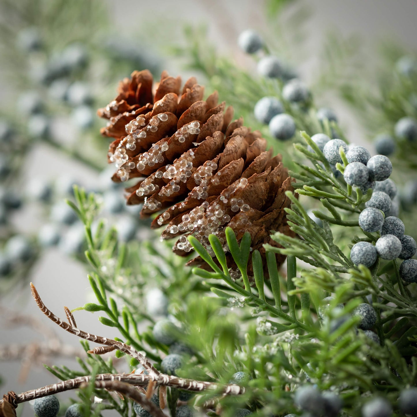 28" Juniper Berry Cedar Wreath